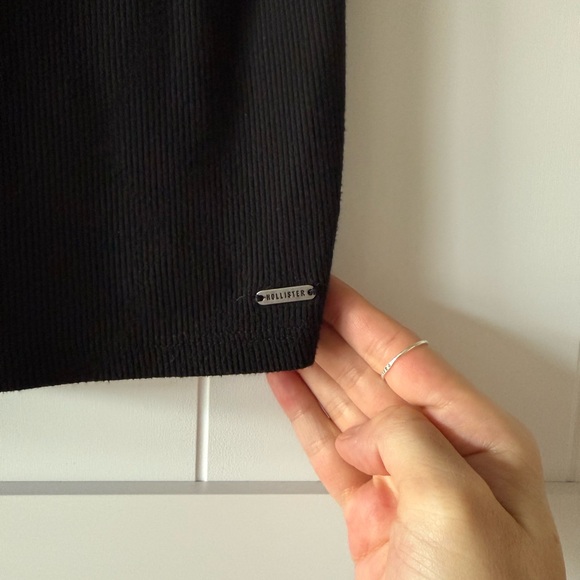 Women’s Hollister Black Must-Have Puff-Sleeve Baby Tee - Picture 13 of 14